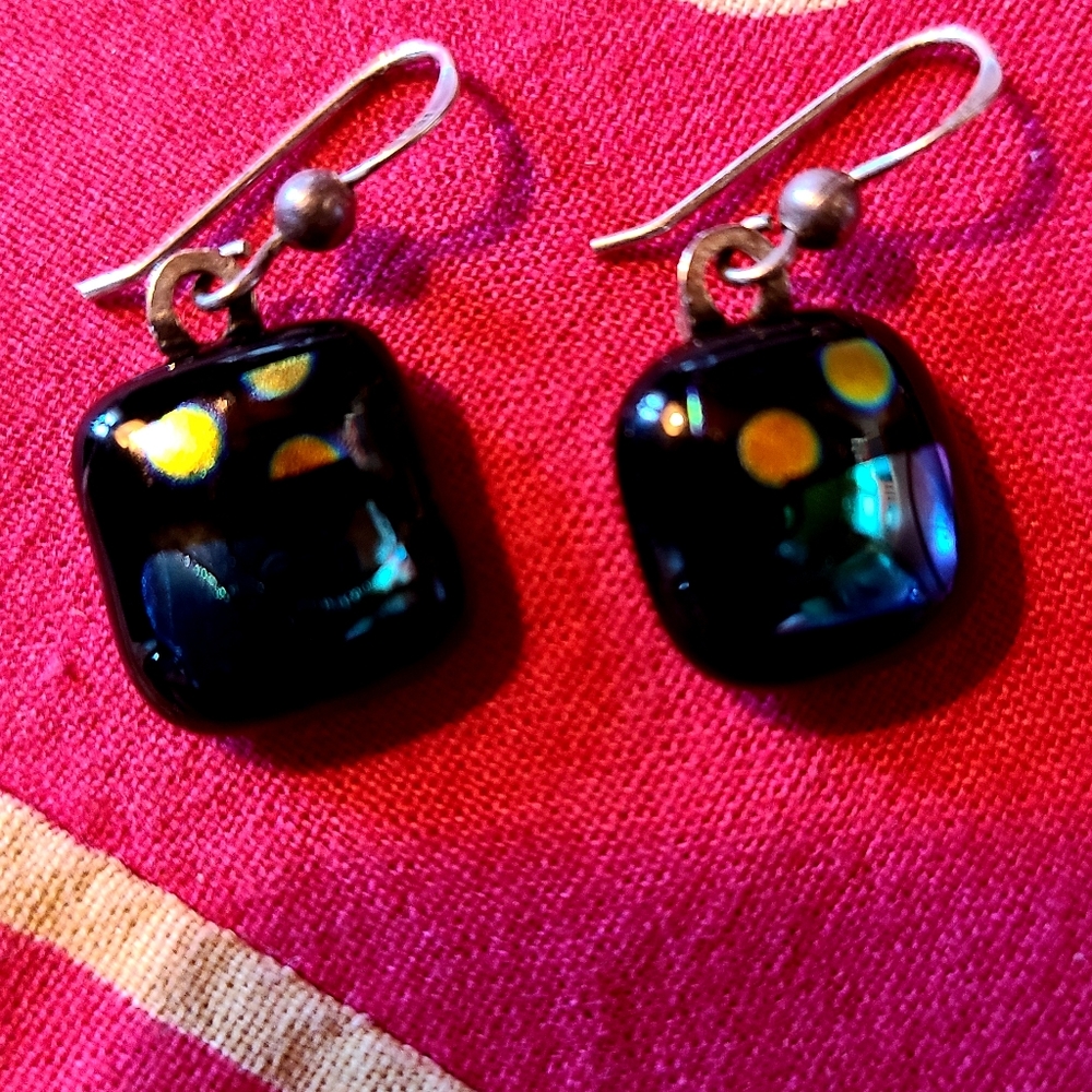 Black Glass Earrings w silver findings - Picture 6 of 10
